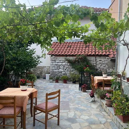 招待所 Luigi Gjirokastër