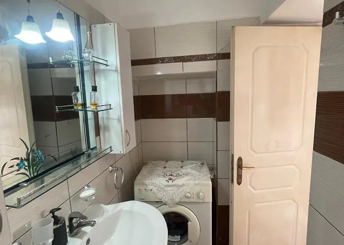 Luigi Гостевой дом Гирокастра